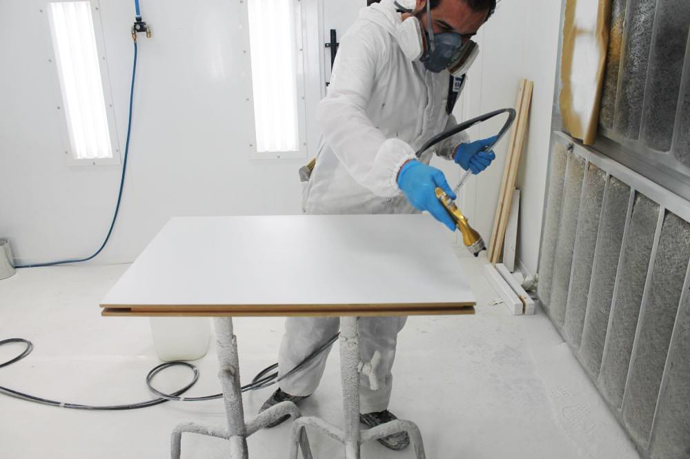 Populaire kleuren voor plinten in 2026 2 Eigen meubelspuiterij